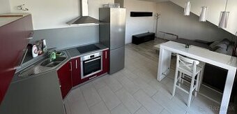 Ponúkame na prenájom 2-izbový byt s balkónom a parkovacím mi