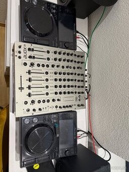 Pioneer xdj 700 a xone 96 allen & heath