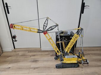 LEGO® Technic 42146 Pásový žeriav Liebherr LR 13000