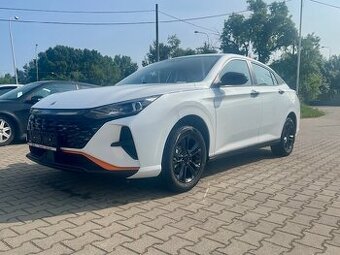 Nový Dongfeng Shine E1 1.5 5M/T