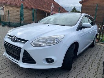 Predám Ford Focus 1.0 benzin ecobost rv 2013 .