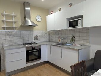 1-izb.byt 40m2-zariadený-centrum mesta na pešo-Trieda SNP