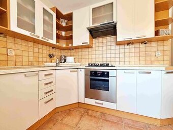 4-izbový byt s balkónom 97m2, prerobený – Sliač, Rybárska