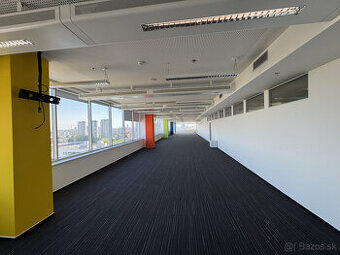 Prenájom samostatného kancelárskeho traktu 750 m² pri jazere