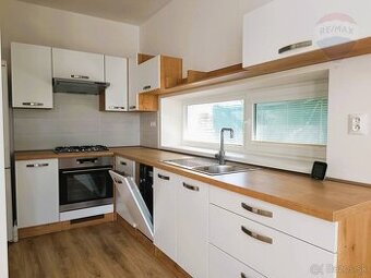 PRENÁJOM: Priestranný 3-izbový bungalov s parkovaním vo dvor