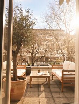 Hviezdoslavovo nám., BA, balkón, terasa, parkovanie