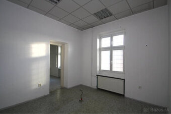 Prenájom priestorov na 1. poschodí Dom Módy na Nám. gen. M. - 1