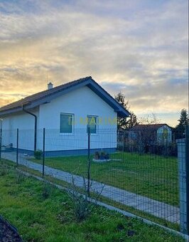 Ponúkame na predaj záhradný dom v Malackách, ul. Jozefa Kubi