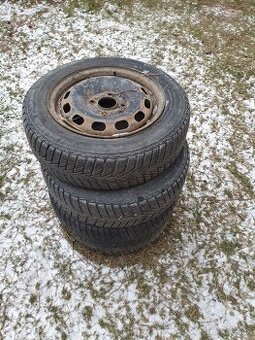Staršie zimné pneumatiky s diskami 175/65 R14