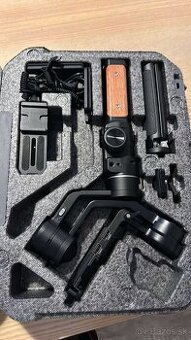 Stabilizátor pre zrkadlovku Feiyu Tech AK2000S