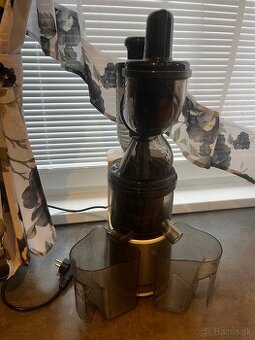 Pomalý odšťavovač ORAVA