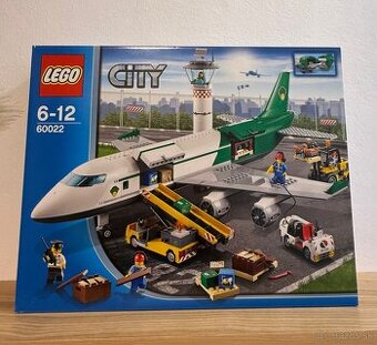 LEGO City Nákladný terminál 60022