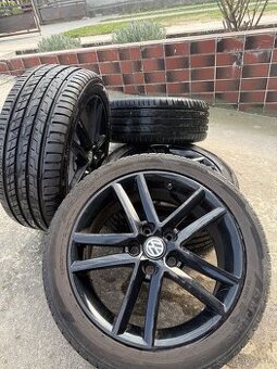 VW originál alu disky R17 + letné pneu 225/45 R17