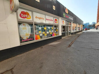 Prenajmeme obchodný priestor v Bratislave V. Petržalke