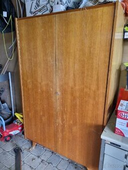 Skriňa z poctivého materialu