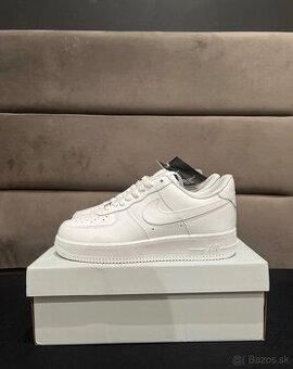 Nike Air Force 1 Low 2’07