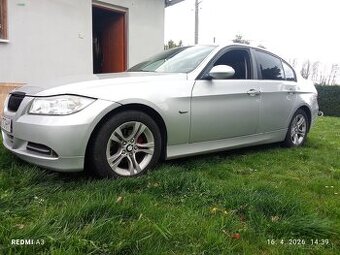 BMW E90 320i