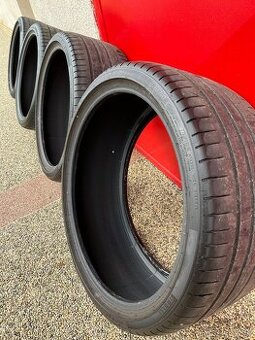 Predám letné pneumatiky Pirelli.
