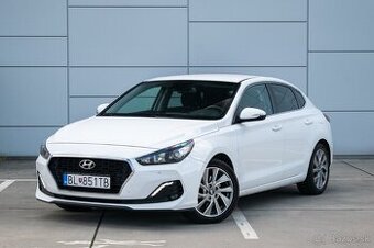 Hyundai i30 Fastback 1.4 T-GDi Family 7DCT