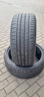 235/35r20 Letne