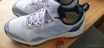 Turisticke topanky adidas