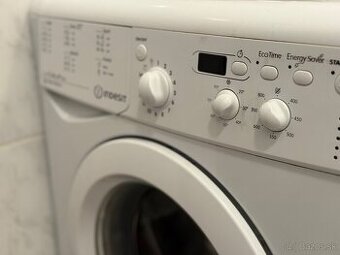 Práčka INDESIT slim