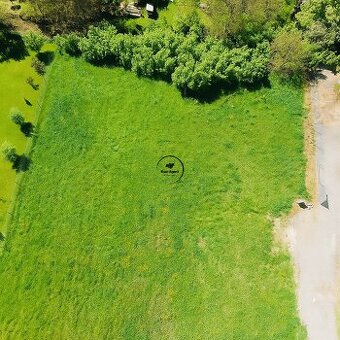 Na predaj rovinatý pozemok v Nižnej Kamenici