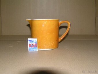 Stará hlinená glazovana nádoba ,  karafa