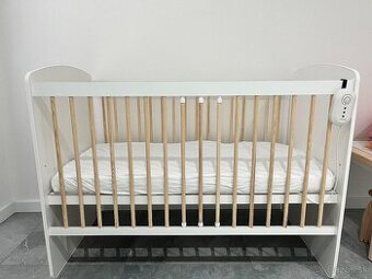 Detská drevená postielka