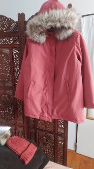 Zimná bunda s čiapkou