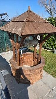 Drevena studna vysoka 190cm