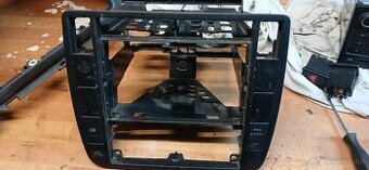 Predam rámik okolo rádia