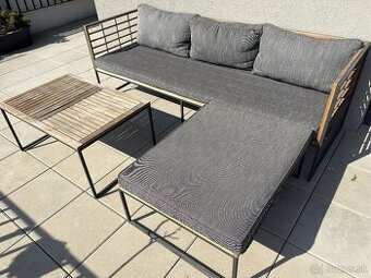 Záhradná pohovka JYSK UGILT s ležadlom 3 os. drevo + stolík