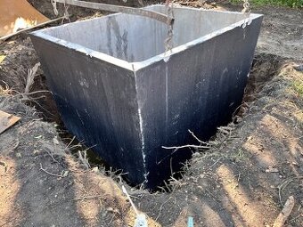 Výkop základov, žúmp a prípojok – Bager a Odvoz (Michalovce)