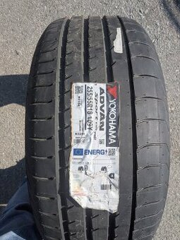 Pneu yokohama 255/55 R18 , mám 4ks ,cena za 1ks 85