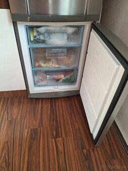 Chladnička s mrazničkou electrolux