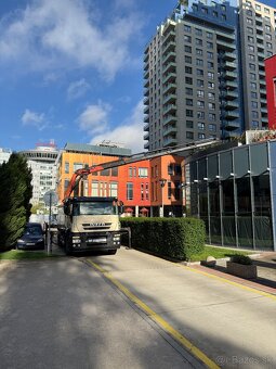 Autodoprava s hydraulickou rukou - dosah 25m
