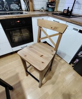 Nižšia barová stolička ikea Ingolf
