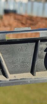 Predám vodiaci profil zadného nárazníka 5E9807393B