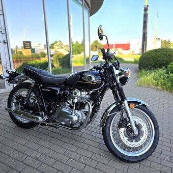 Kawasaki W800 kultový motocykel s kráľovským hriadeľom