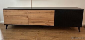 Komoda pod TV