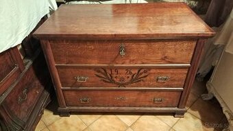 Predam starozitnu komodu