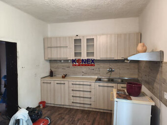 RODINNÝ DOM na rekonštrukciu v meste SOBRANCE - 1