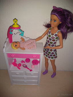 bábika barbie a bábo koložoč hračky prebaľovací pult fľaša