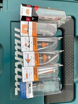 Makita RT0702CX2J Kombinovaná frézka s príslušenstvom