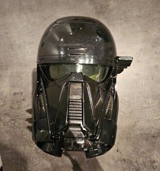 STAR WARS MASKA -  pri rozprávaní svieti