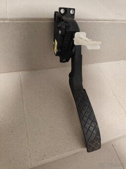 Audi Q7 3.0 TDI plynový pedál