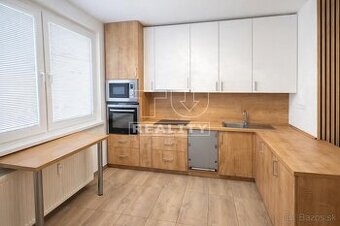 Prenájom 4izbový byt, balkón, Poprad zariadený