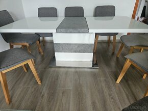 Rozkladaci jedalensky stôl Luca Bessoni