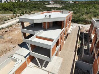 CHORVÁTSKO - Apartmány v tichej časti (S4) - VODICE, ŠIBENIK